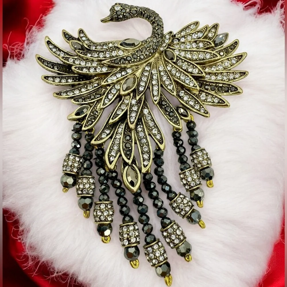 Heidi Daus “Graceful Beauty” Swan Brooch – Crystal Pave Statement Pin – Dangle - Picture 1 of 16
